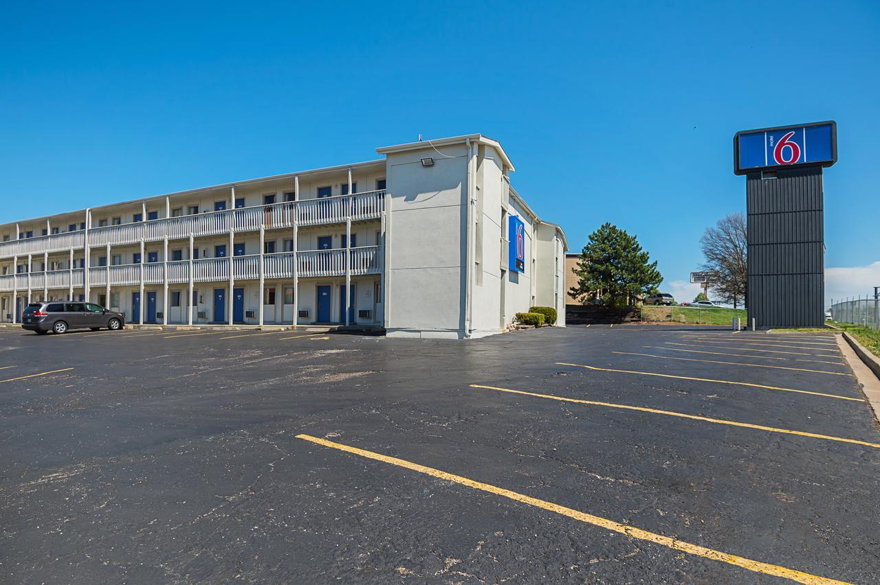 Motel 6-Blue Springs, Mo מראה חיצוני תמונה