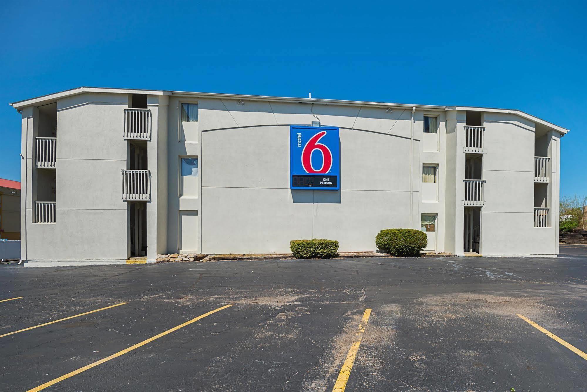 Motel 6-Blue Springs, Mo מראה חיצוני תמונה