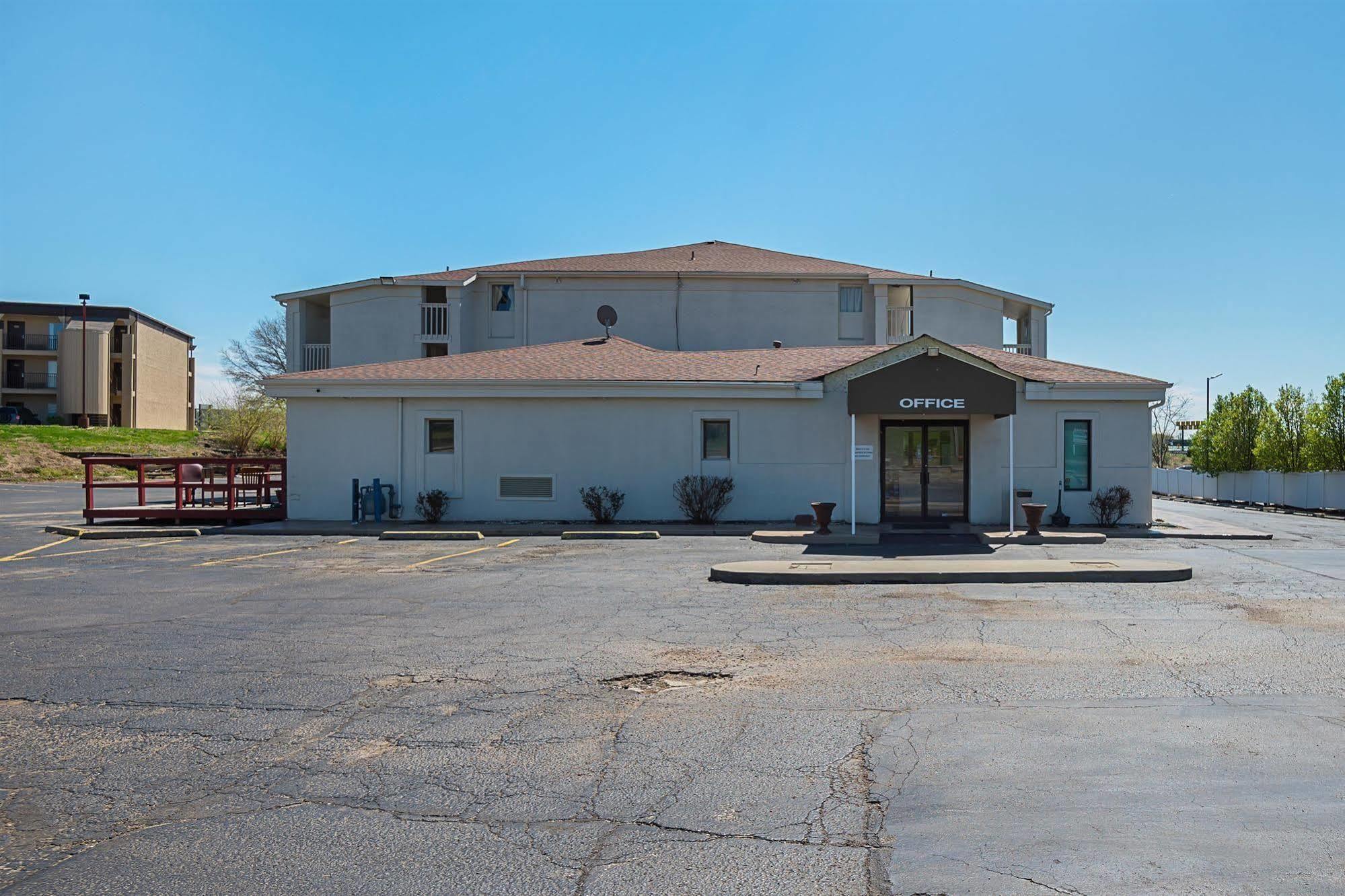 Motel 6-Blue Springs, Mo מראה חיצוני תמונה