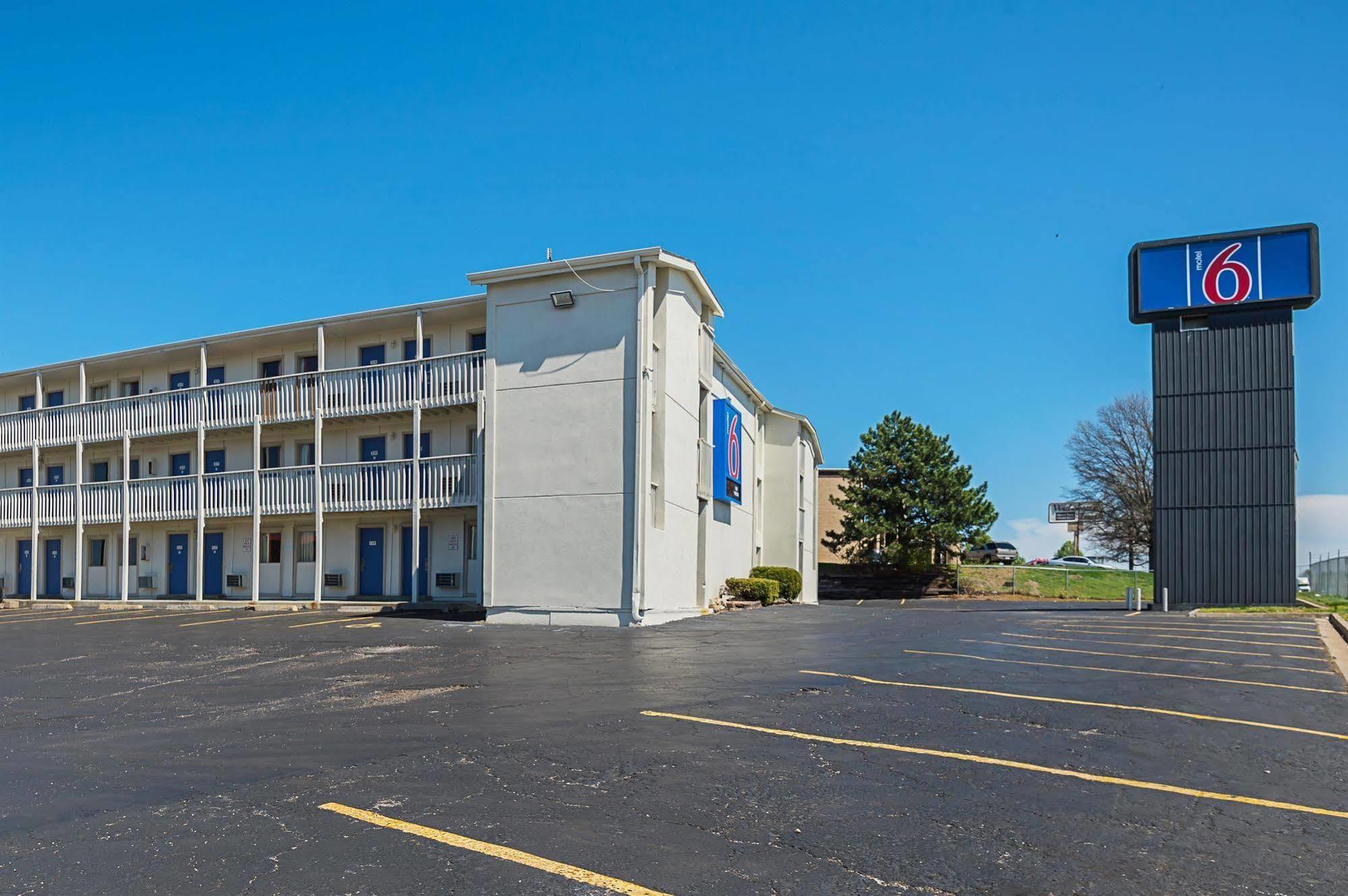 Motel 6-Blue Springs, Mo מראה חיצוני תמונה