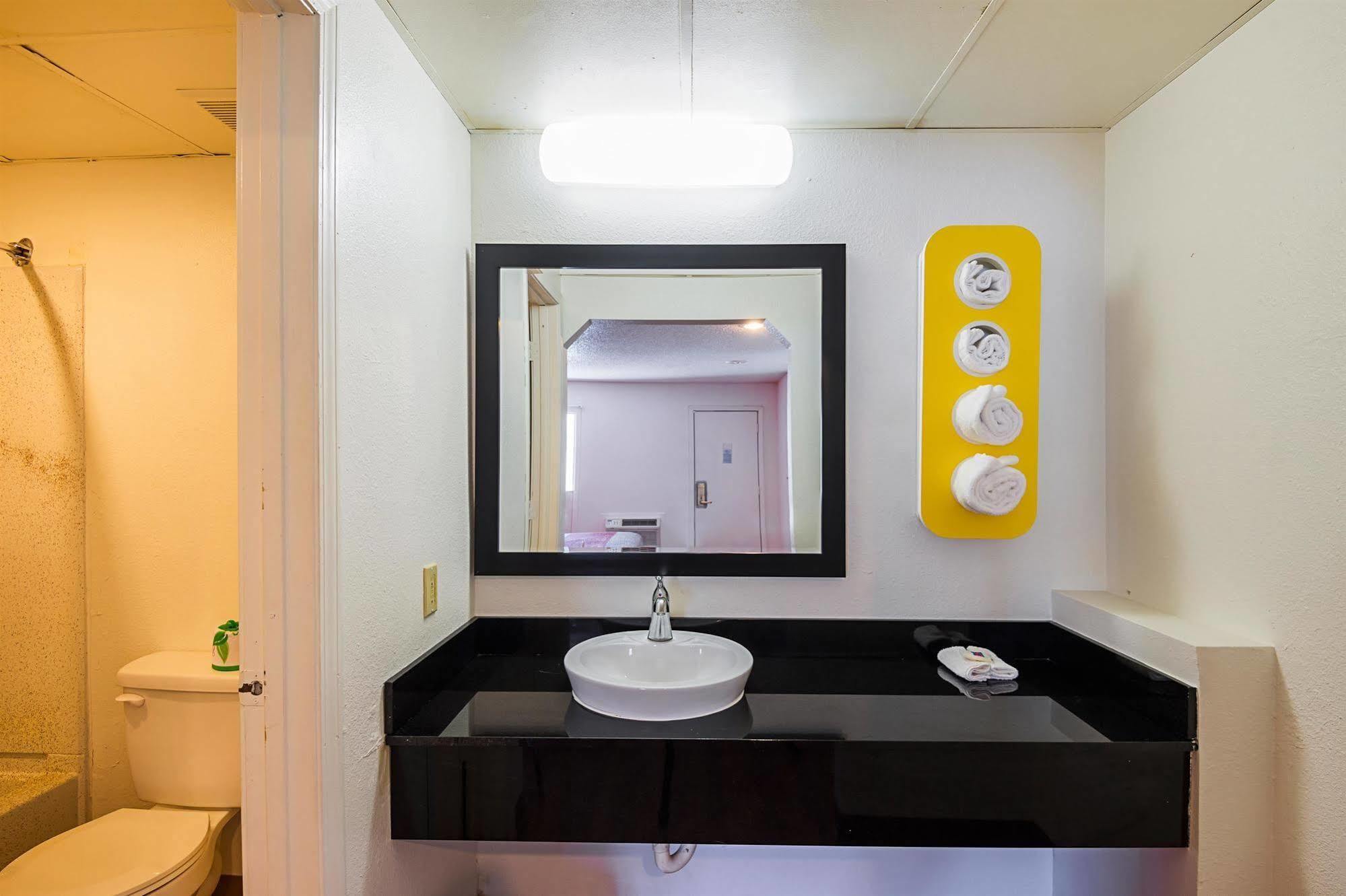Motel 6-Blue Springs, Mo מראה חיצוני תמונה