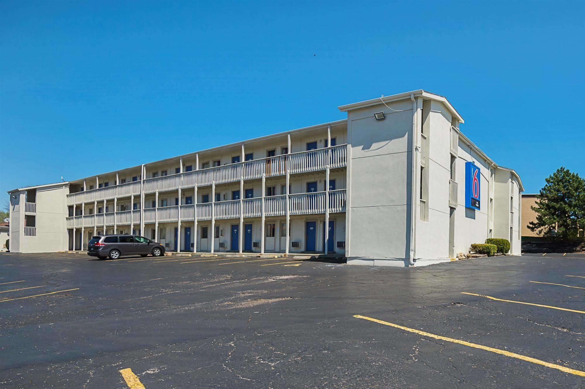 Motel 6-Blue Springs, Mo מראה חיצוני תמונה